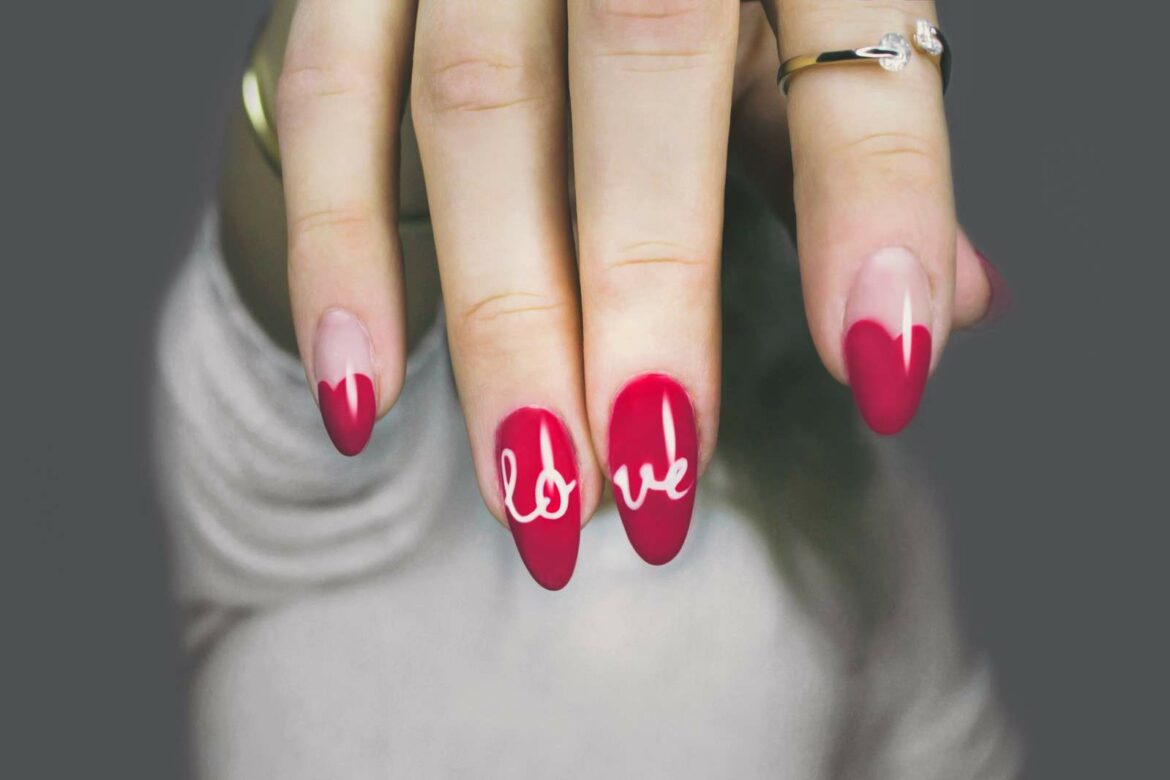nails (12) Metoda żelowa zdobienia paznokci – długotrwały efekt