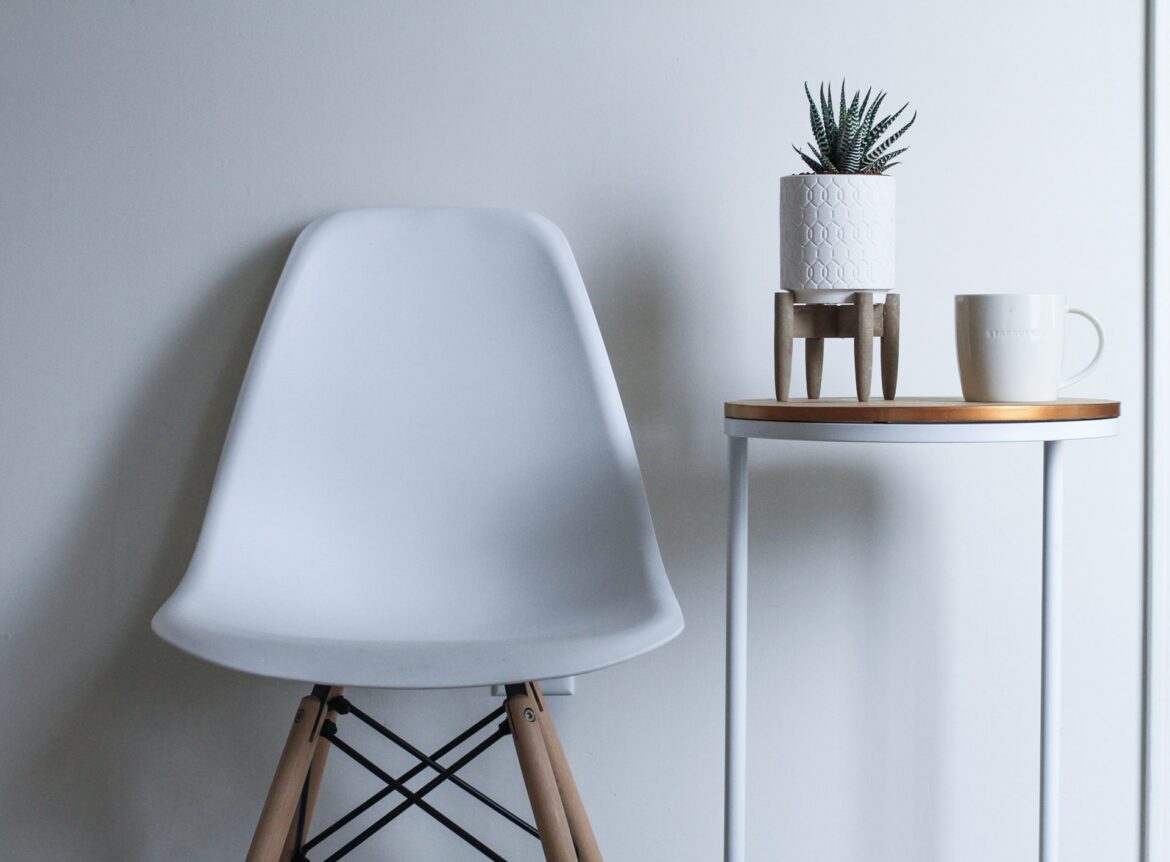 kara-eads-buhmhprfo3g-unsplash Domowe biuro – jak je urządzić?